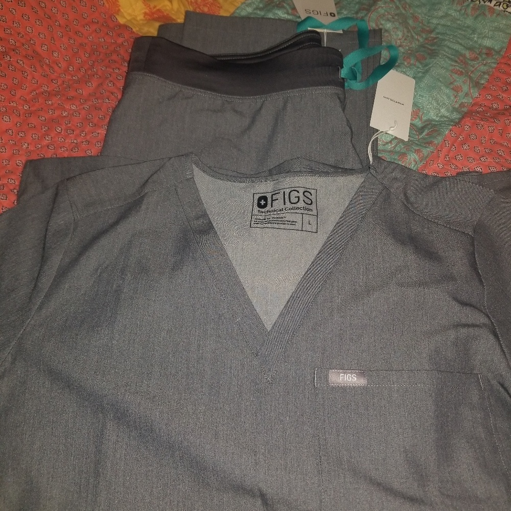FIGS scrubs. Womens Large -NWT